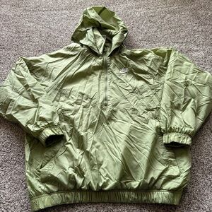 NIKE PULLOVER RAINCOAT WINDBREAKER OLIVE GREEN JACKET SIZE Medium Anorak hood
